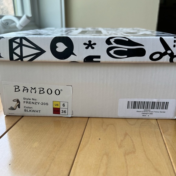 Black and white striped heels - Picture 7 of 8